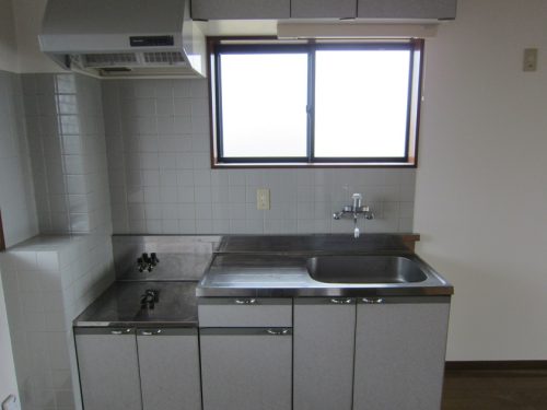 ※写真は2階201号室のお部屋です(キッチン)